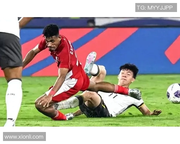 足球明星意外被拍偷袜子视频引发网友热议背后真相揭秘