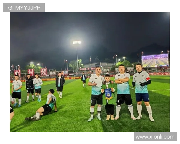 足球明星欢笑瞬间特效图片展现运动魅力与快乐氛围