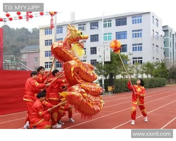 足球明星欢庆中国新年视频展现传统文化与团圆氛围